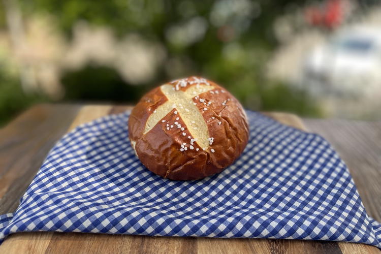 Brezel Roll Product Image